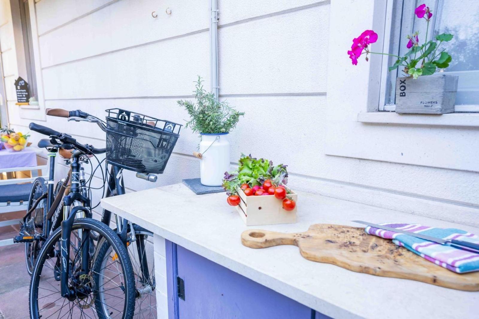 Apartment With Terrace And Garden Next To Marjan Park - 2 Free Bikes สปลิท ภายนอก รูปภาพ